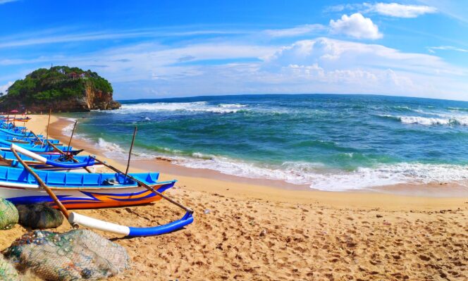 
 Pantai Drini, Pantai Bagi Kalian Yang Hobi Snorkeling Dan Juga Berkemah