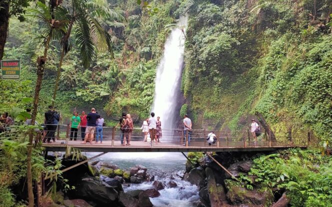 
 Curug Sawer, Wisata Air Yang Seru di Sukabumi!