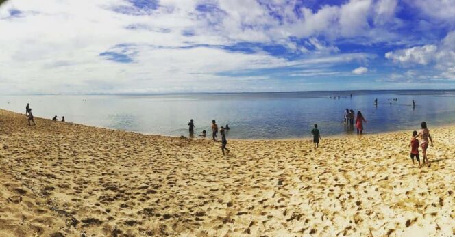 
 Pantai Alinda, Tempat Yang Pas Buat Kalian Berelaksasi Di Sorong Barat