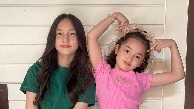 
 5 Potret Elea & Sheva, Anak Ussy dan Andhika yang Disebut Cocok Jadi Trainee Idol K-Pop